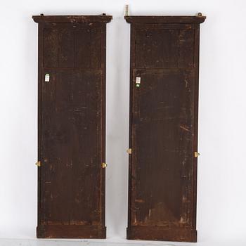 Speglar, ett par Biedermeier, med ett konsolbord, 1800-talets första hälft.