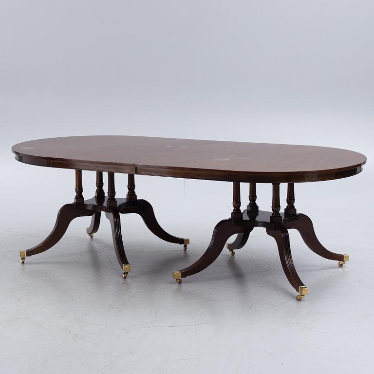 Dining table, Regency style. 20th century.