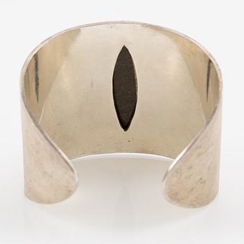 Armring, silver med kattögesten, Schweiz.