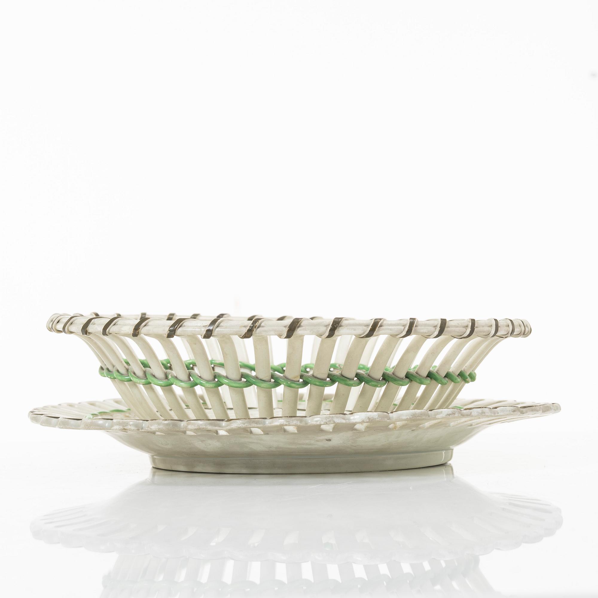 An English cream weare chesnutbasket with cover, circa 1800.