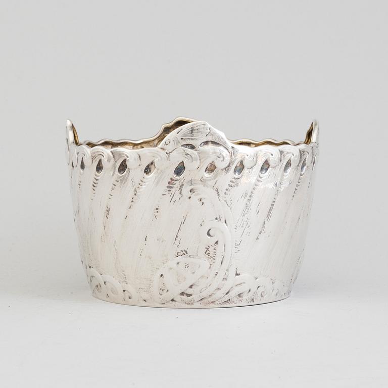 A Swedish Art Nouveau silver planter bowl decorated with stylized marine motif maker's mark K Anderson, Stockholm, 1911.