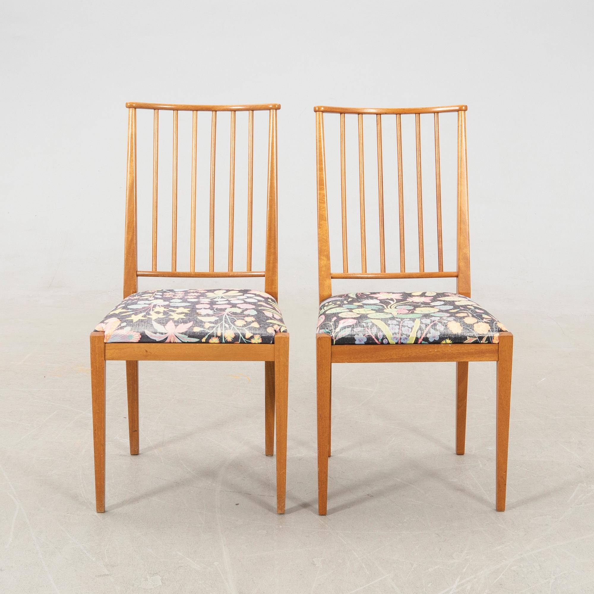 Josef Frank, stolar 2 st modellnummer 970 för Firma Svenskt Tenn.