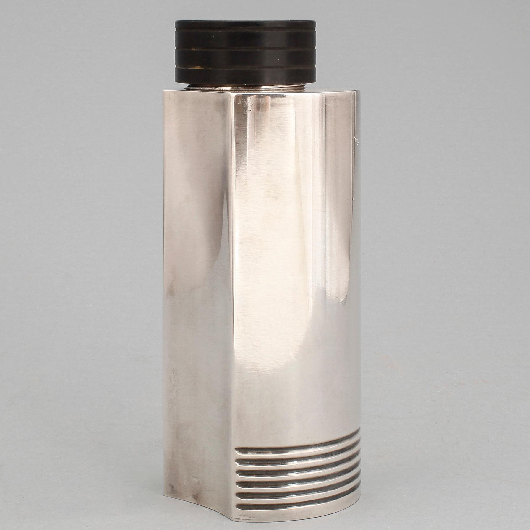 SHAKER, nysilver samt bakelit, Folke Ahrström. 1930-tal.