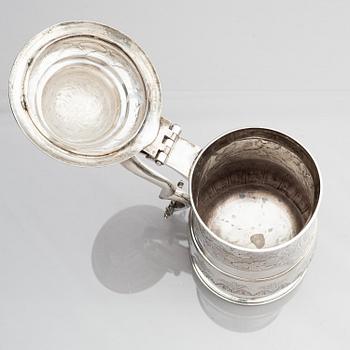 John Moore, dryckeskanna, silver, London 1759.