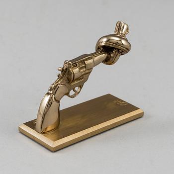 CARL FREDRIK REUTERSWÄRD, a brass 'Non Violence' sculpture from Skultuna.