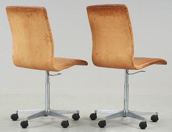 STOLAR, ett par, "Oxford", Arne Jacobsen, Fritz Hansen, Danmark, 1980-tal.