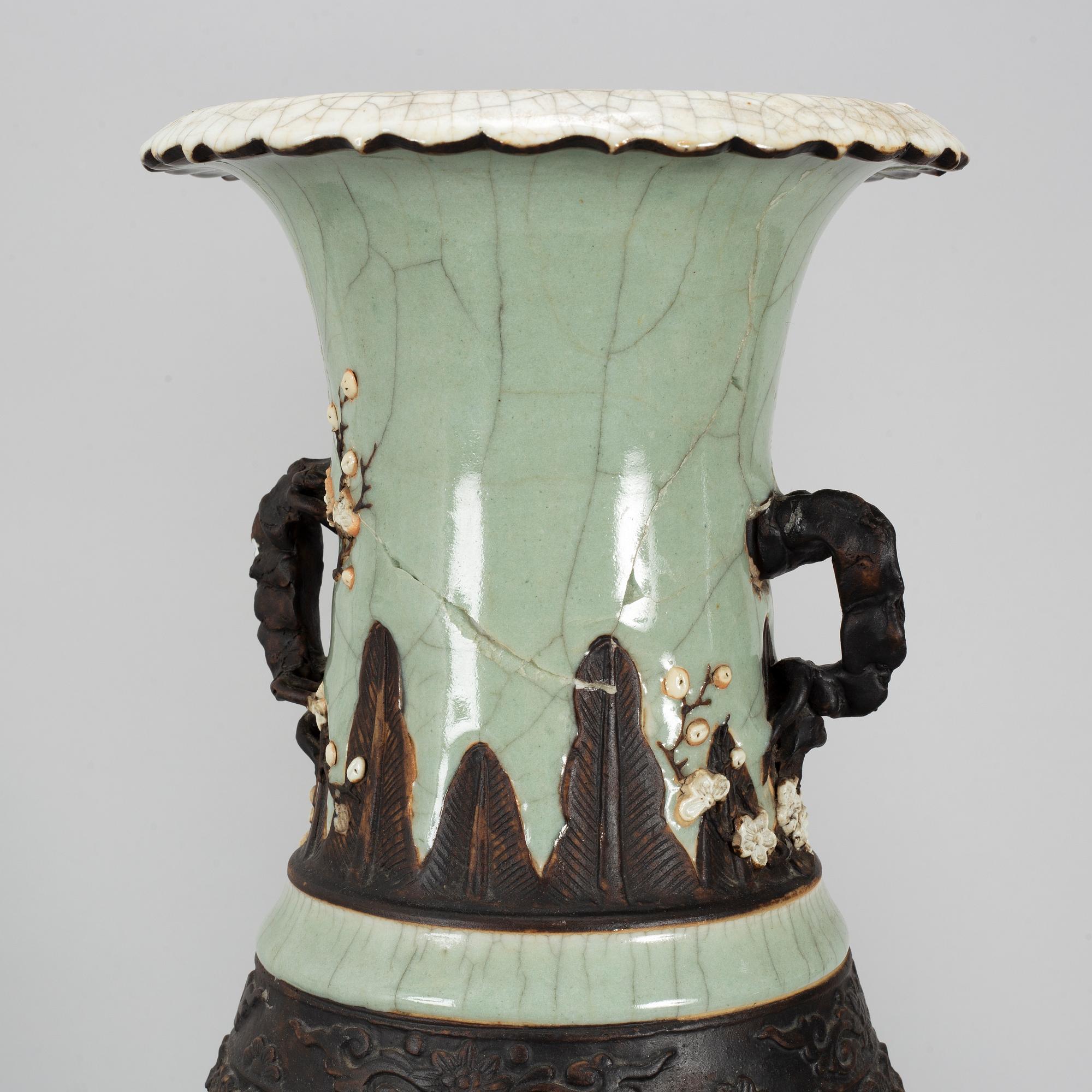 A large pair of Chinese blue and white porcelain vases, early 20th century.