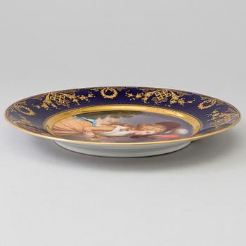 TALLRIK, porslin, Wienliknande märke, omkring 1900.