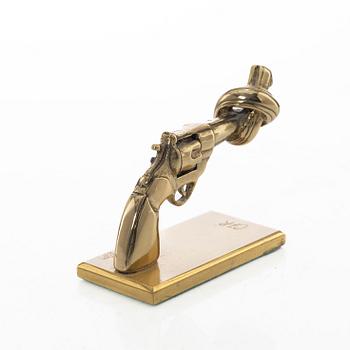 Carl Fredrik Reuterswärd, efter, "Non-Violence", Skultuna.