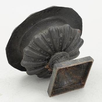 A garden urn, first half of the 20th century.