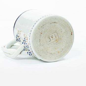 Mugg, porslin, Kina, Qingdynastin, Jiaqing (1796-1820).