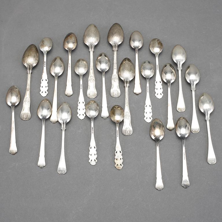 SKEDAR 23 st, silver, vikt ca 309 gram. Bl a Guldsmedsaktiebolaget GAB, Stockholm 1925.