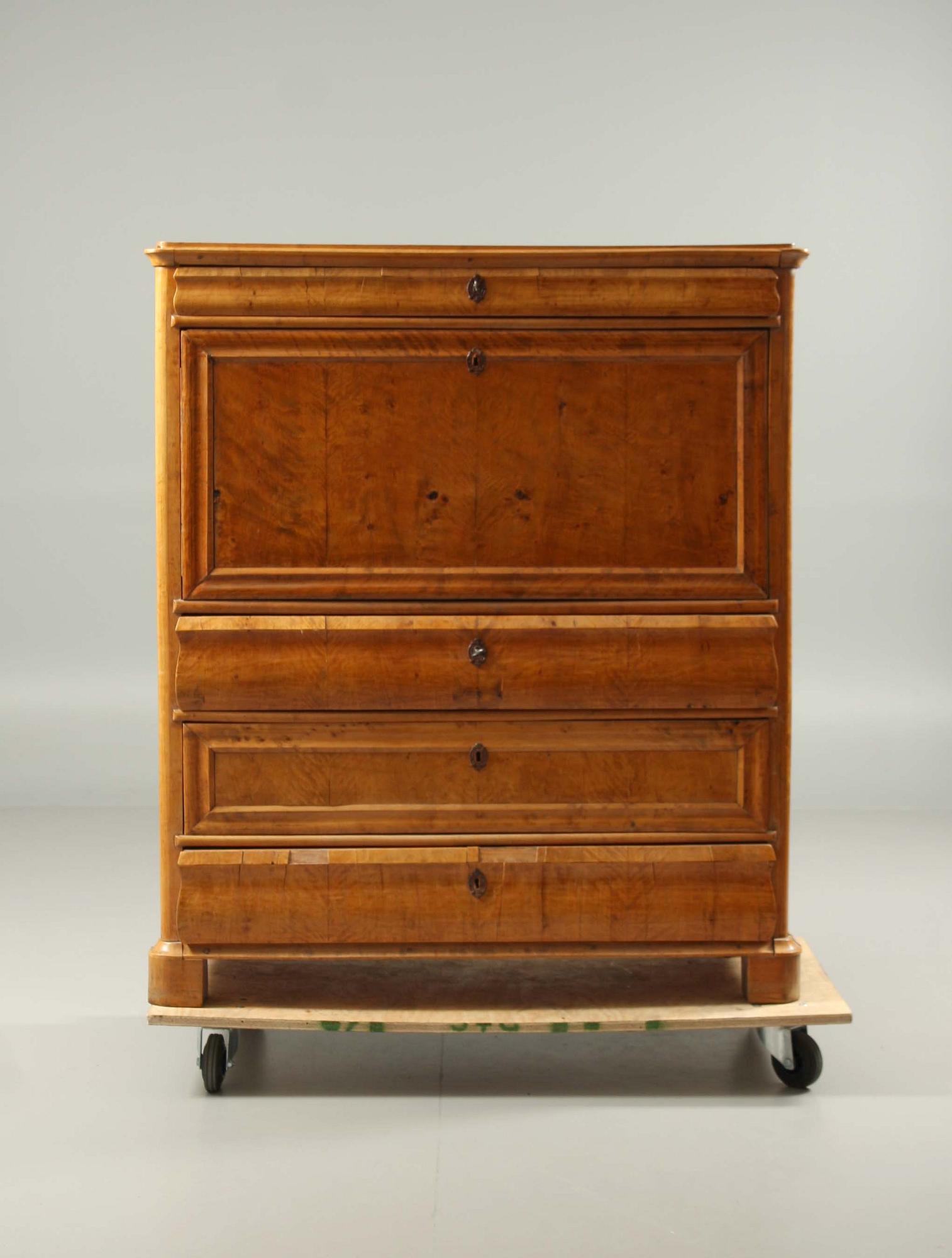 CHIFFONJE, 1800-tal.