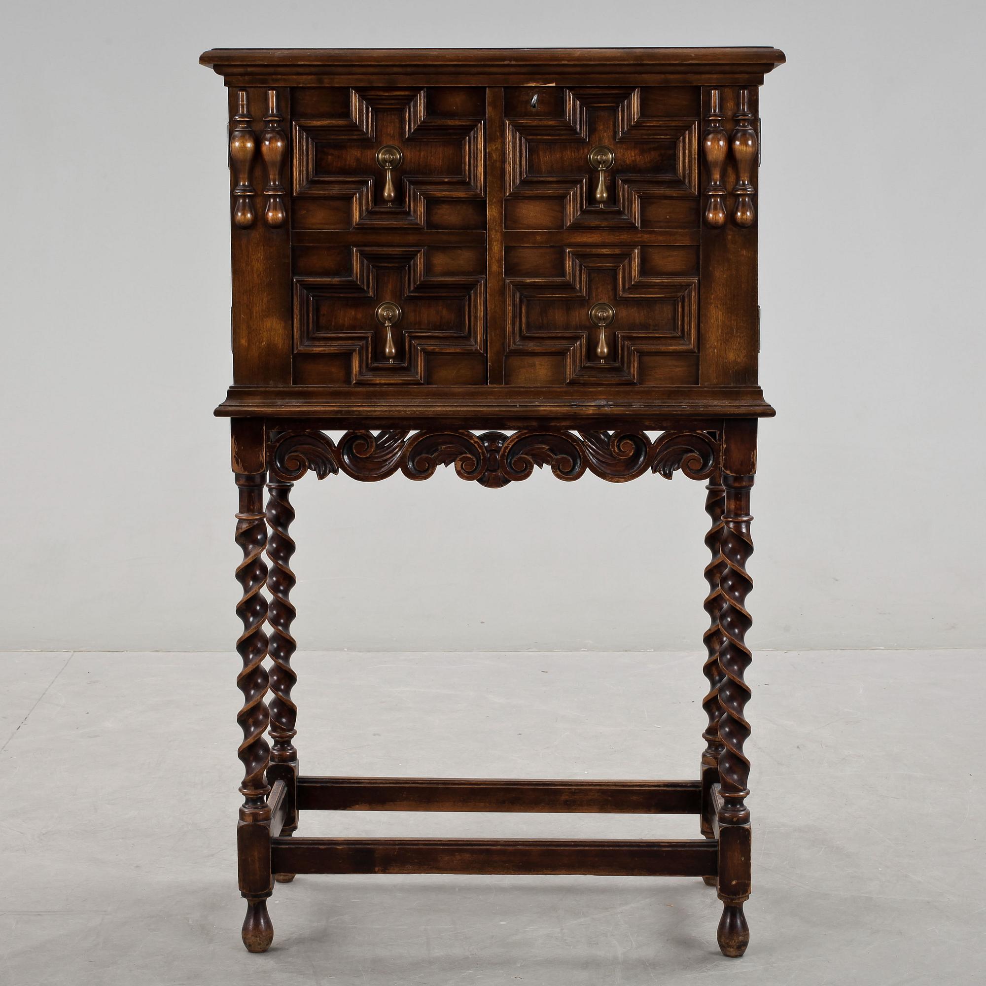 SKÅP, barockstil, 1900-tal.