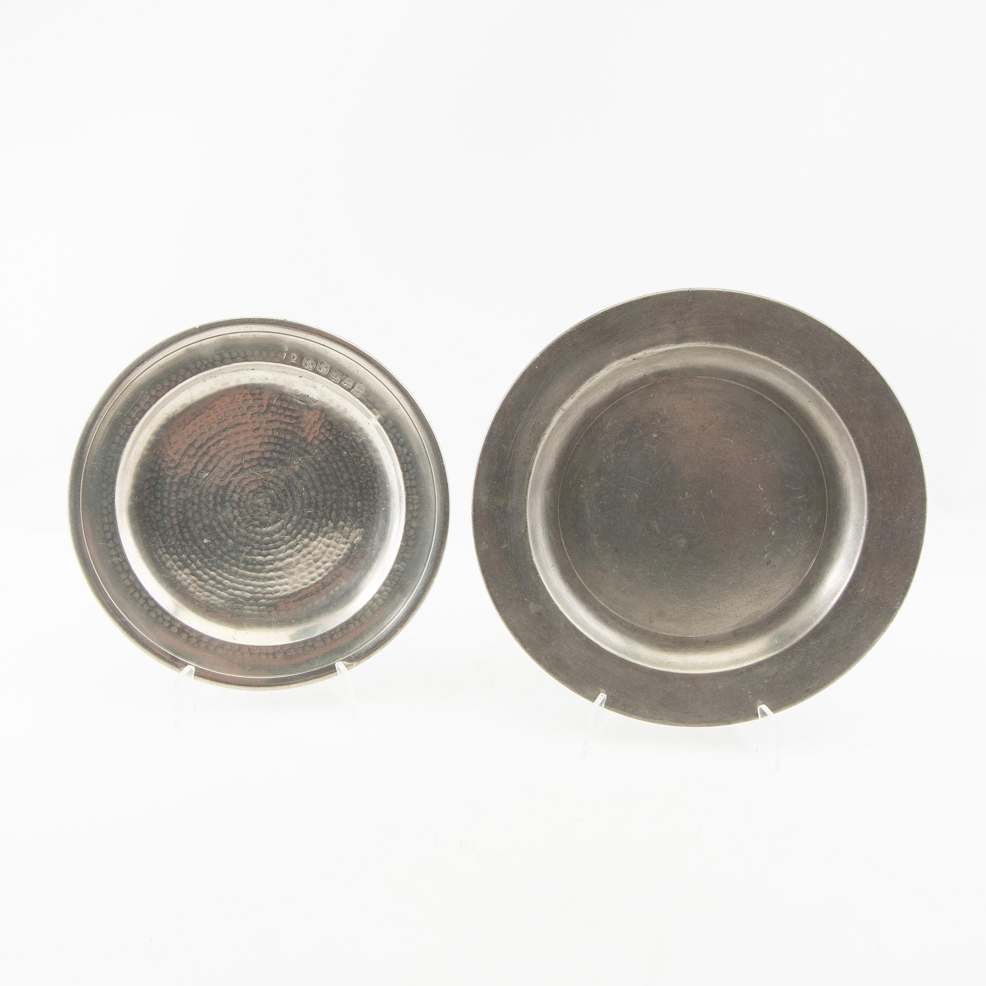 Plates 12 pcs pewter 19th century and earlier.