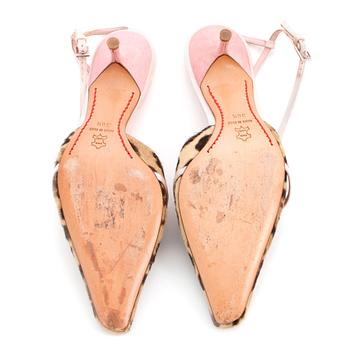 VALENTINO, ett par slingbacks. Storlek 38 1/2.