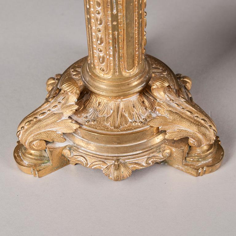 KANDELABRAR, ett par, mässing, 1800-tal.