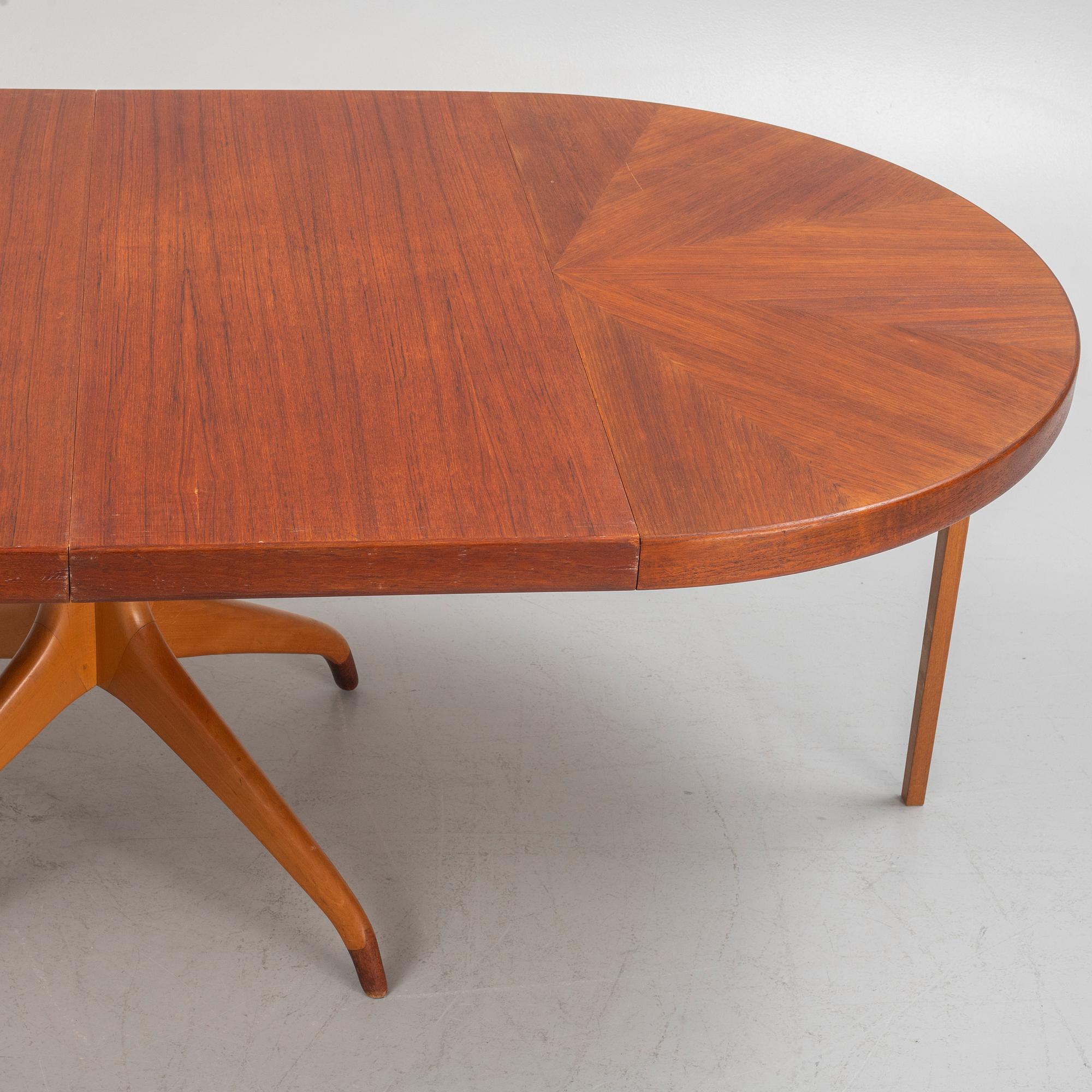 David Rosén, matbord, två iläggsskivor, "Futura", för Nordiska Kompaniet, 1950-tal.