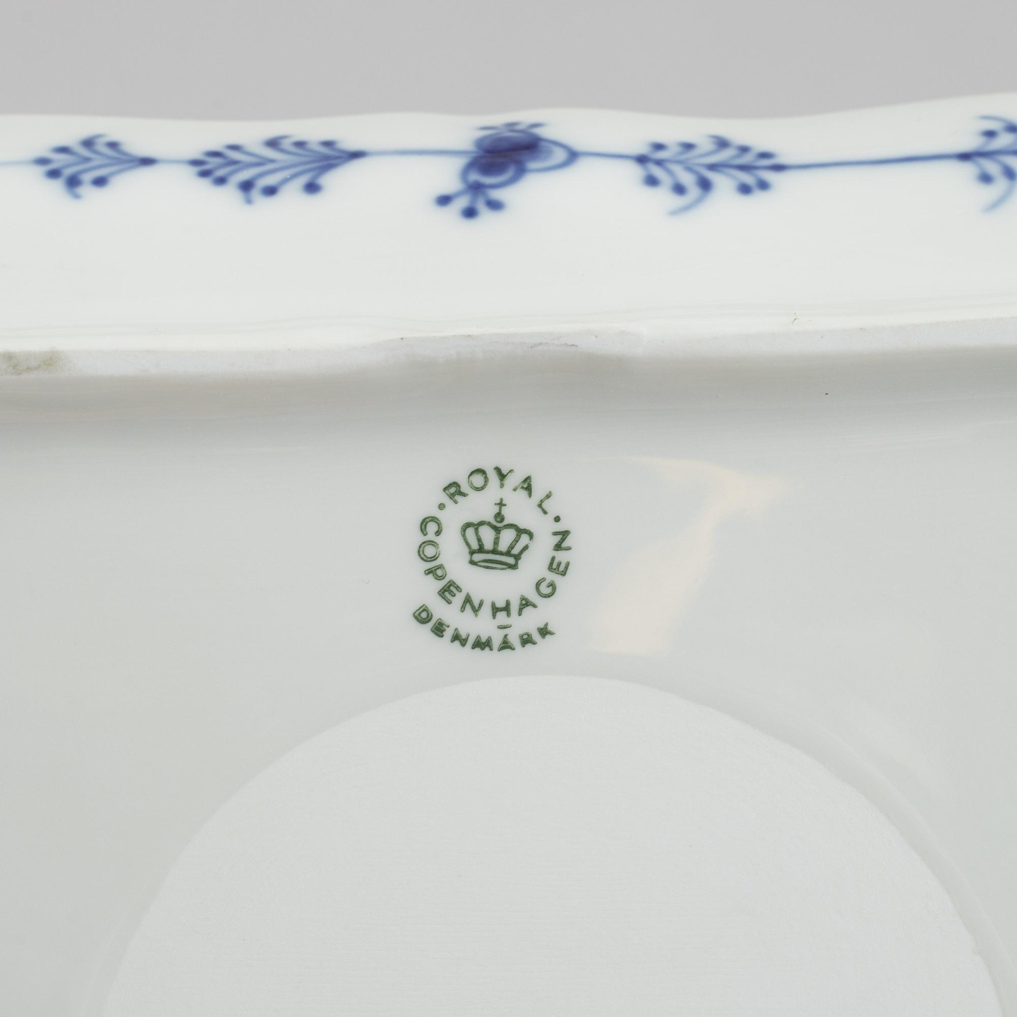 A 'Blue Fluted' / 'Musselmalet rifflet', porcelain dish, Royal Copenhagen, model 27, 1967.