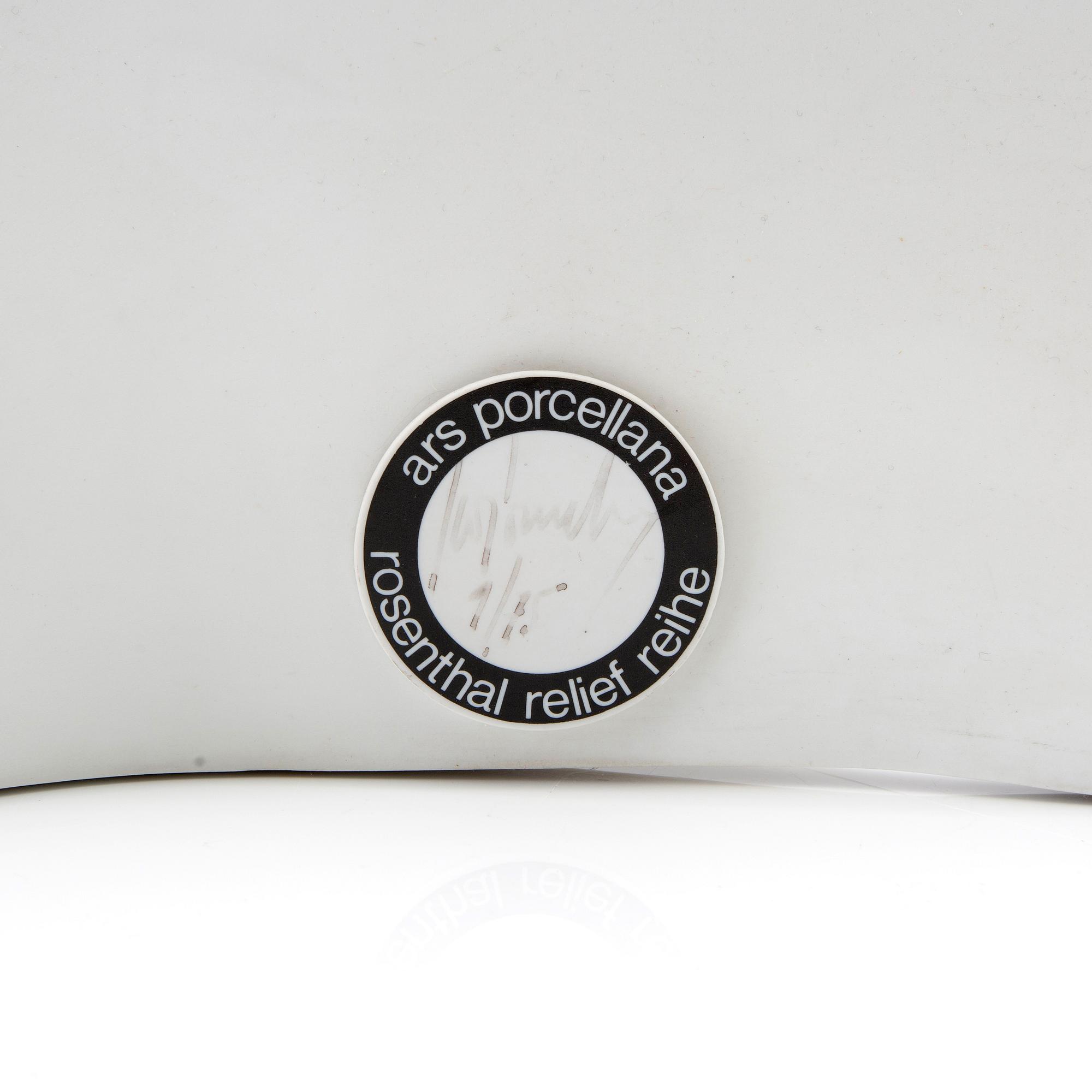 Gió Pomodoro, relief "Folla" Rosenthal Ars Porcellana Relief Riehe signerad och numrerad 1/15 (?) porslin.