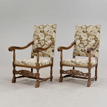 KARMSTOLAR, ett par, barockstil, 1900-talets första hälft.