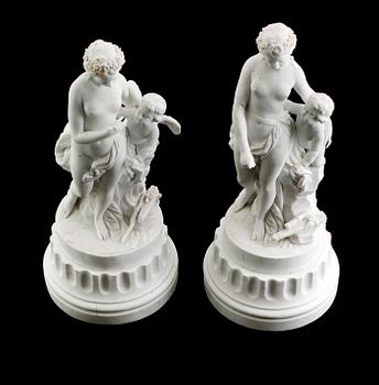 SKULPTURER, 2 st, marmormassa, möjligen Frankrike, 1800-talets andra hälft.