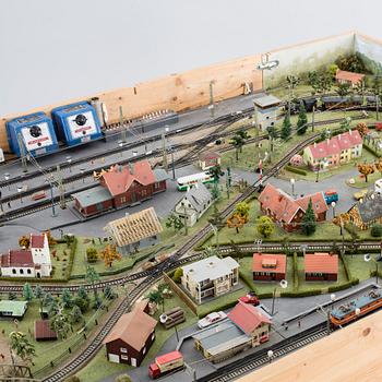 MÄRKLINBANA MED MÄRKLINTÅG. Bland annat tågset Märklin H0 28703. 1900-talets andra hälft.