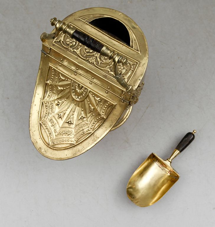 KOLBOX, mässing, England, omkring år 1900.