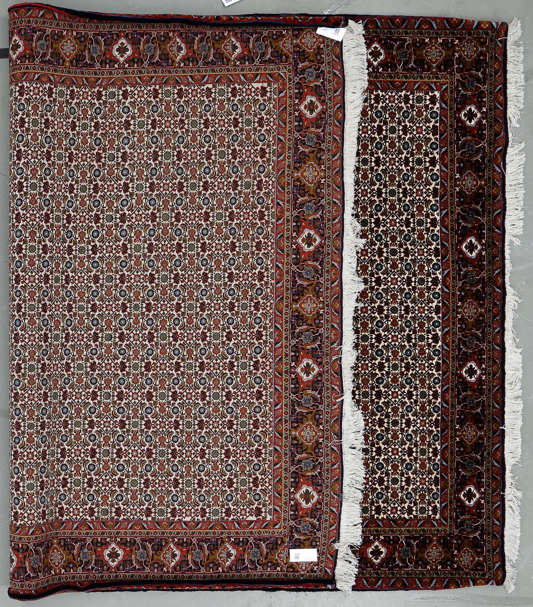 MATTA, semiantik, Bidjar. Ca 303 x 204 cm.