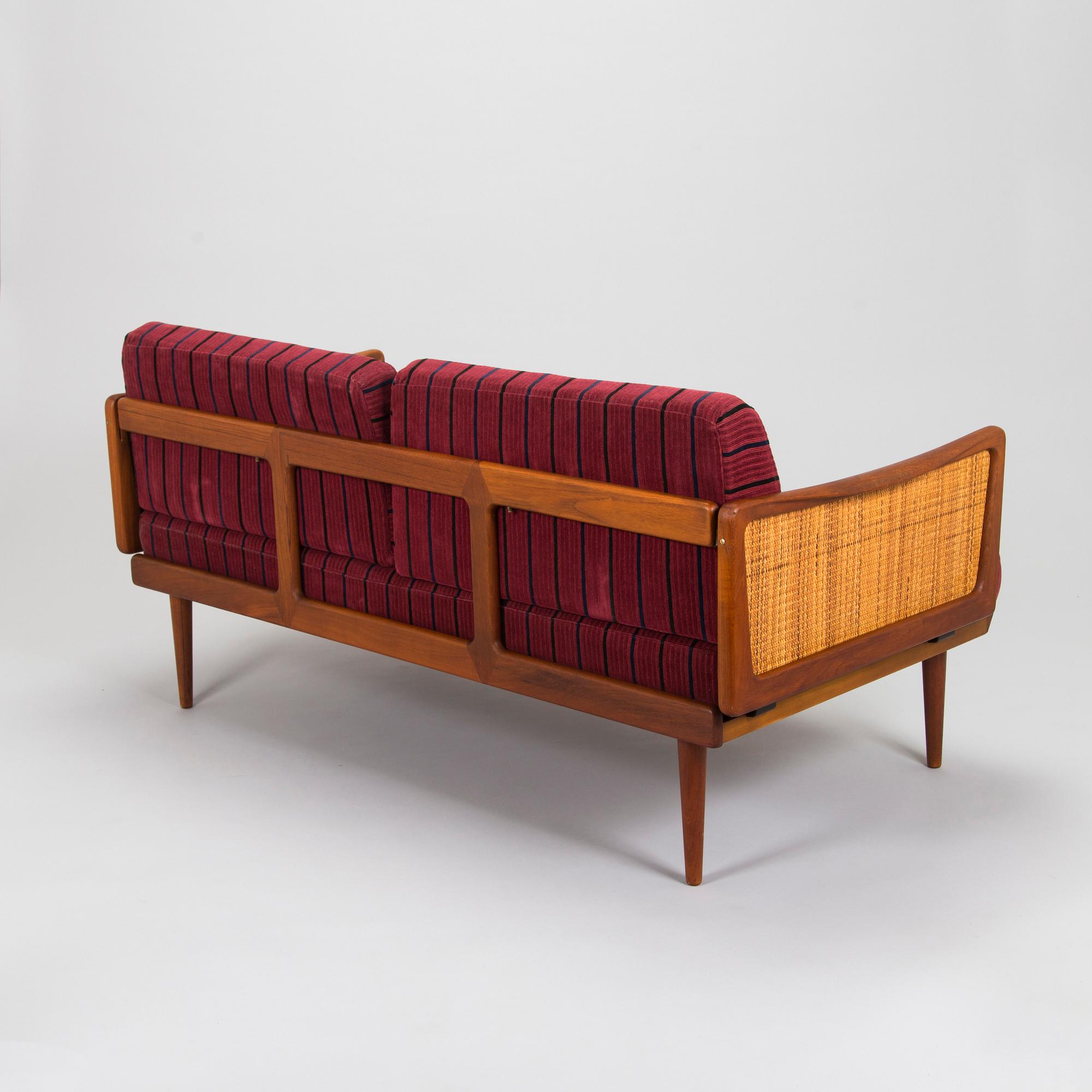 Peter Hvidt & Orla Mølgaard Nielsen, a mid-20th century sofa/daybed, France & Son, Denmark.
