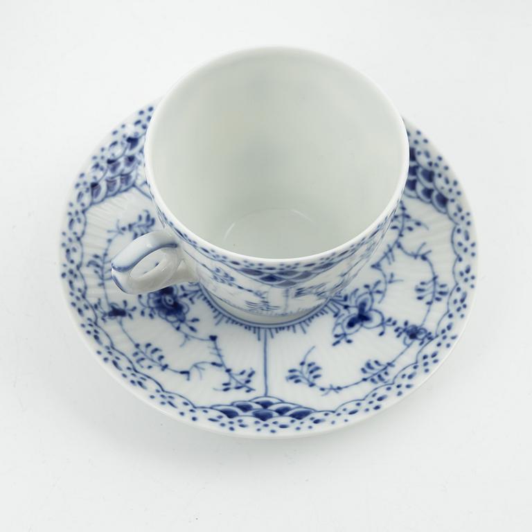 Servisdelar, 20 st, porslin, "Musselmalet", Royal Copenhagen och Bing & Gröndahl, Danmark.