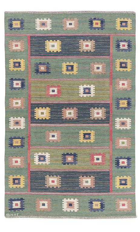 Märta Måås-Fjetterström, matta, "Grön äng", rölakan, ca 253 x 161 cm, signerad AB MMF.