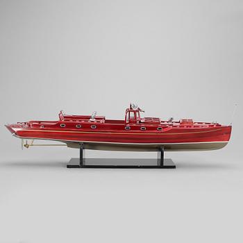 MODELLBÅT, motorkryssaren Loris, originalet framtaget åt finansmannen Ivar Krüger.