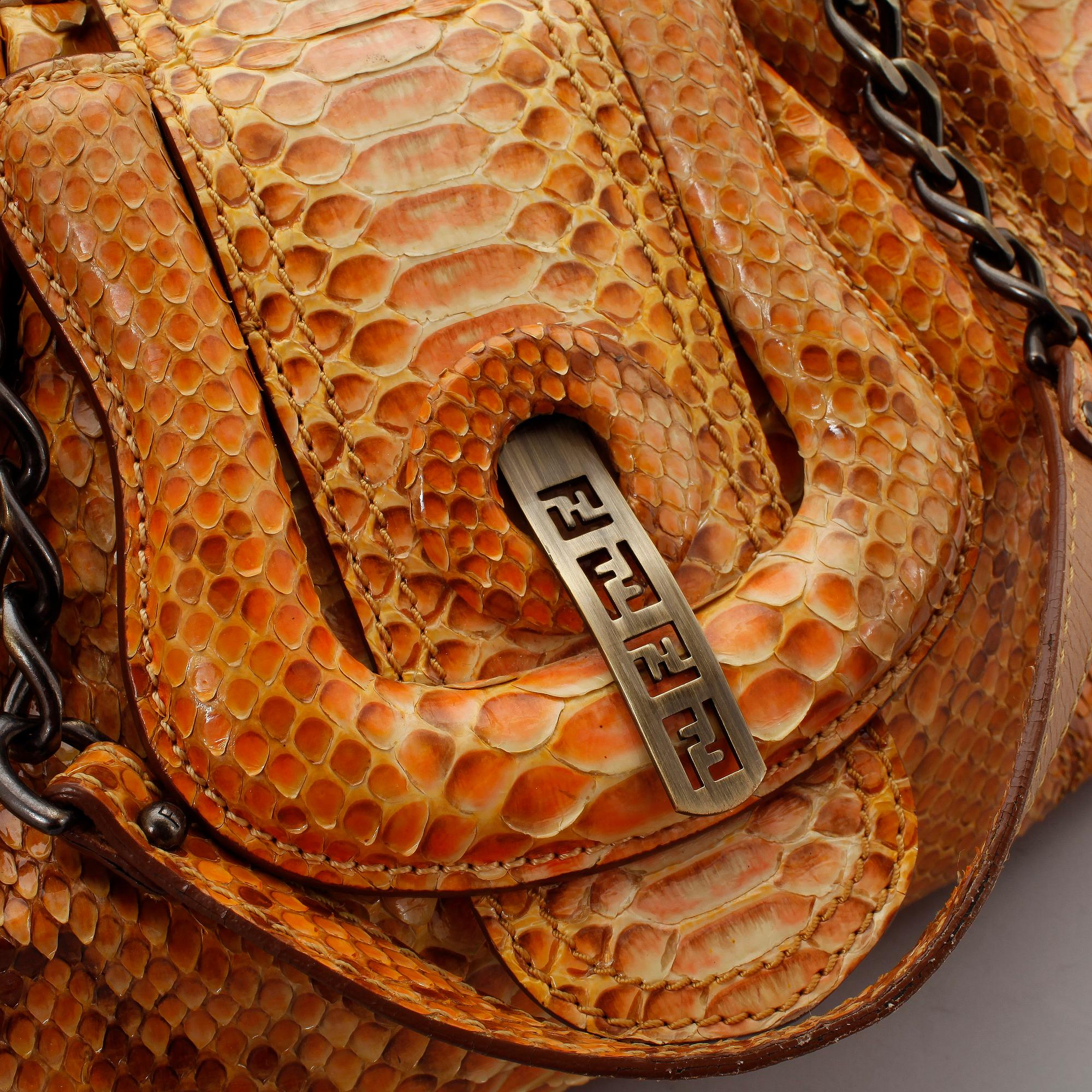 HANDVÄSKA, Fendi.
