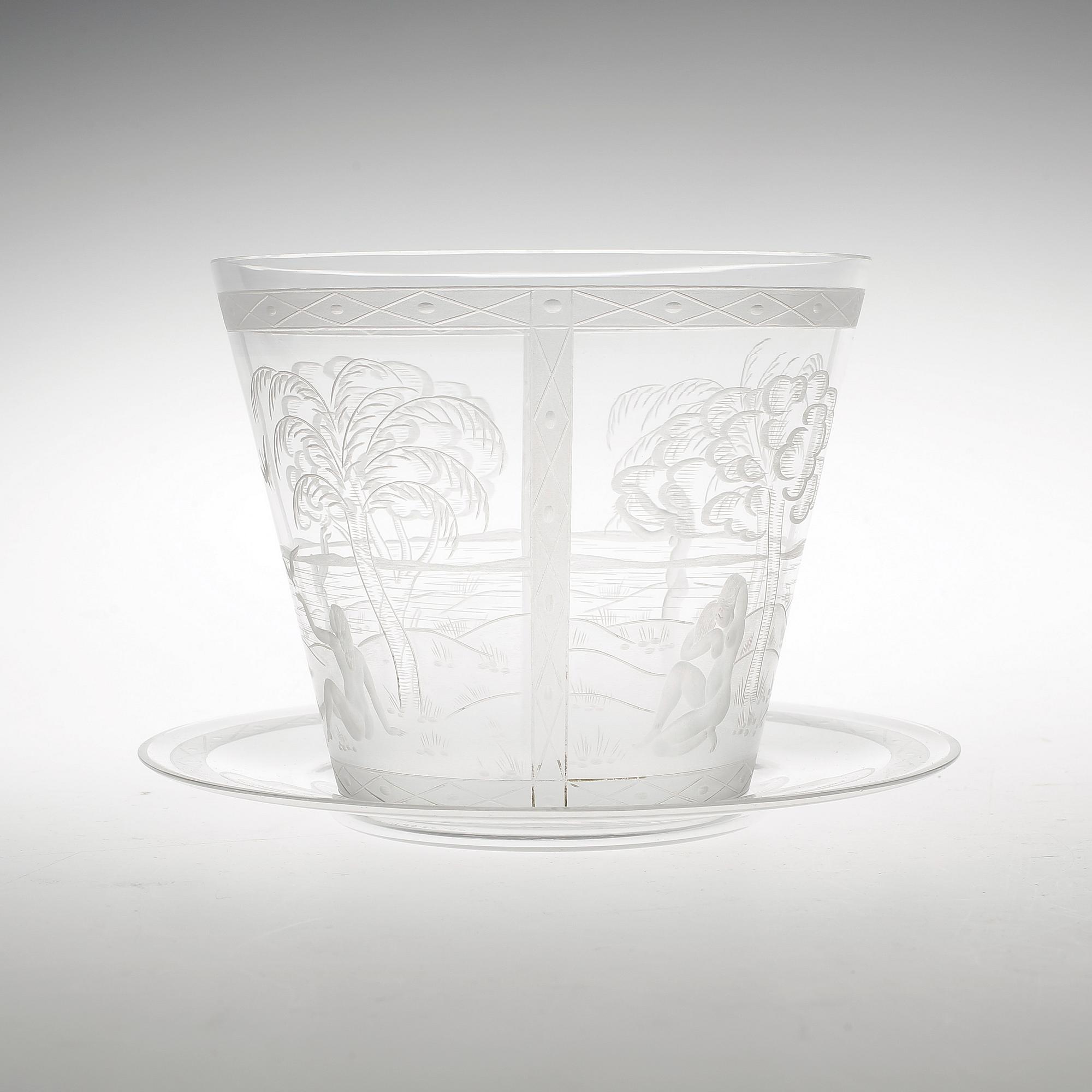 SKÅL med FAT, glas, Edward Hald, Orrefors, signerad och daterad 1925.