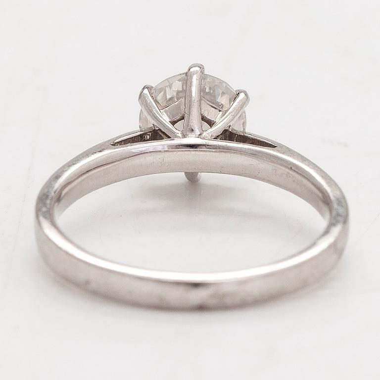 An 18K white gold ring, with brilliant-cut diamond approx. 1.30 ct.