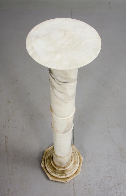 PIEDESTAL, marmor, 1900-tal.