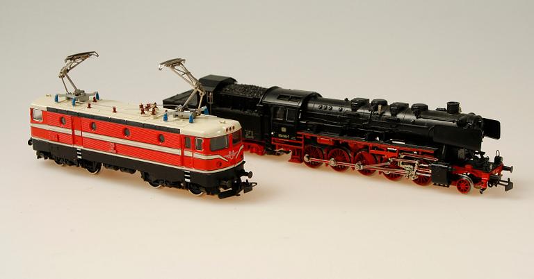 ELLOK och ÅNGLOK, 2 st, Märklin, 3041 samt 3084, H0.