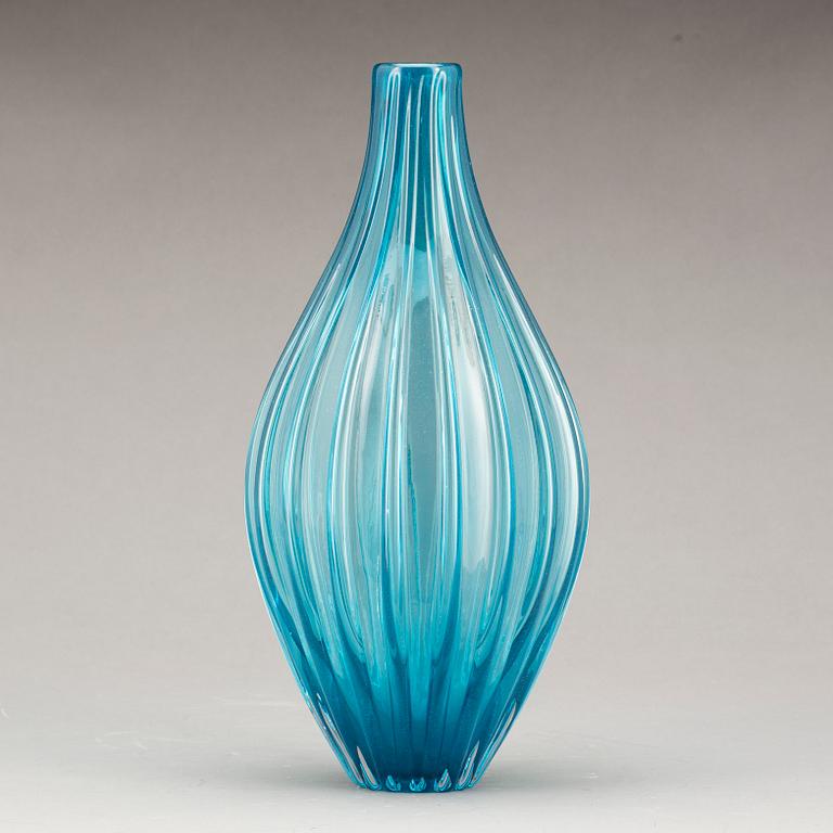 VAS, glas, signerad Kosta Boda, Ann Wåhlström 49422.