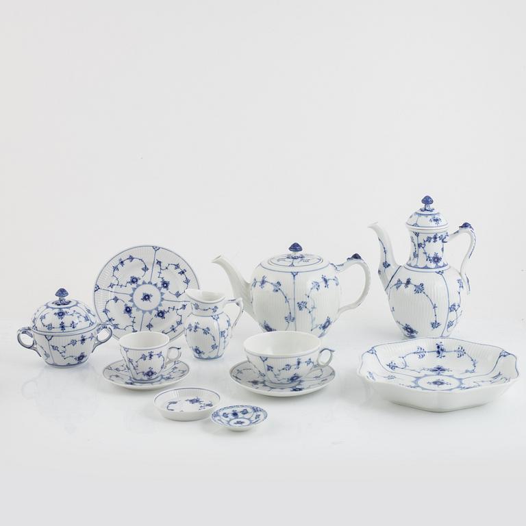 A 38-piece Riffle "Musselmalet" tea and coffee service, Royal Copenhagen, Denmark.