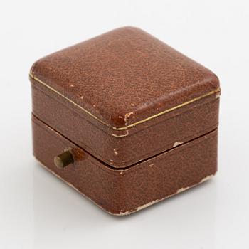 Ring 18K guld med grön turmalin och briljantslipade diamanter.