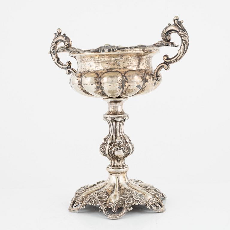 Gustaf Möllenborg, skål på fot, silver, nyrokoko, Stockholm, 1856.