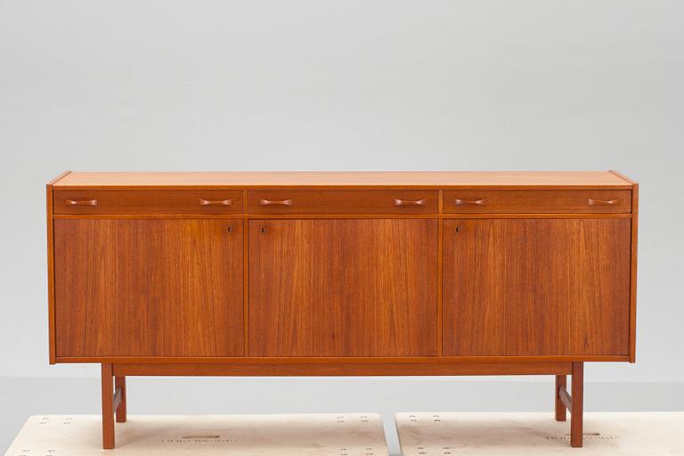 SIDEBOARD, teak. 1950-tal.