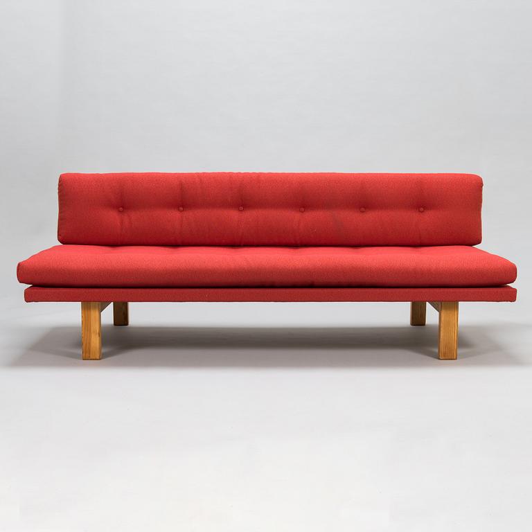 Carl Gustaf Hiort af Ornäs, A 1950s 'Pajatso' sofa for Puunveisto Oy - Wood work Ltd.