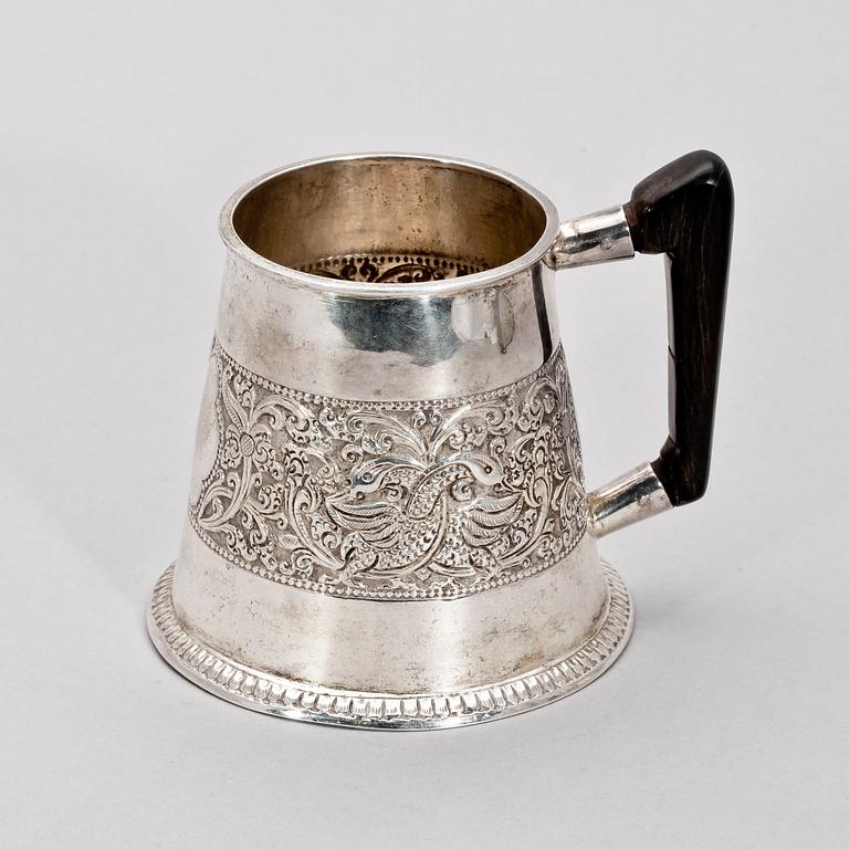 MUGG, silver, 1900-tal. Tot vikt ca 195 gram.