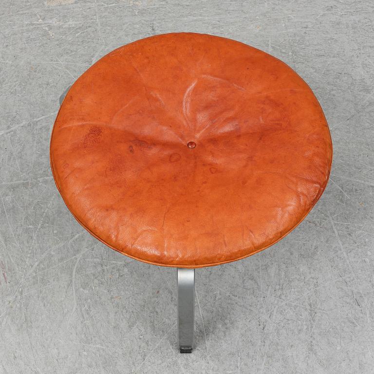 a "PK-33" tan leather stool, edition E Kold Christensen, Denmark.