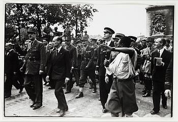 HENRI CARTIER-BRESSON, gelatin silver print stamped by the photographer and with Europapress AB copyright stamp verso.