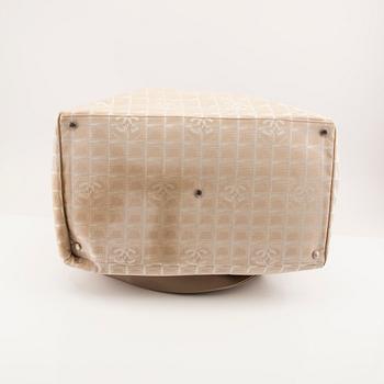 A Chanel bag 21st century.