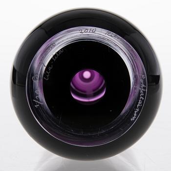 A glass sculpture signed 2010 Ritva-Liisa Pohjalainen 1/20 Tasapaino lila - lila.