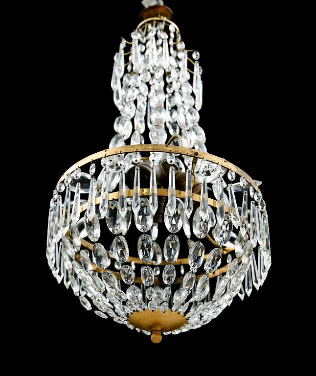 LJUSKRONA, gustaviansk stil, 1900-talets första hälft. Höjd ca 60 cm.